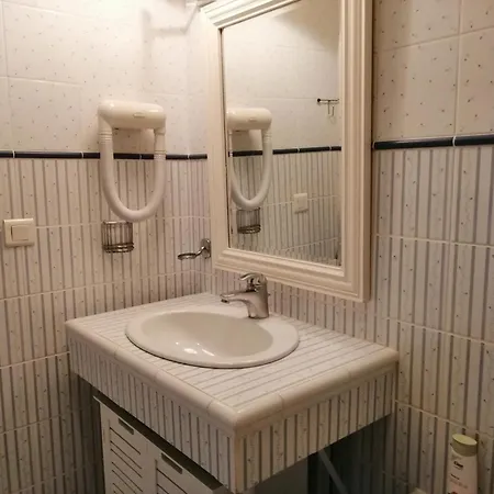 Vendégház D'hotes Le Cedre Bleu Saint-Lattier